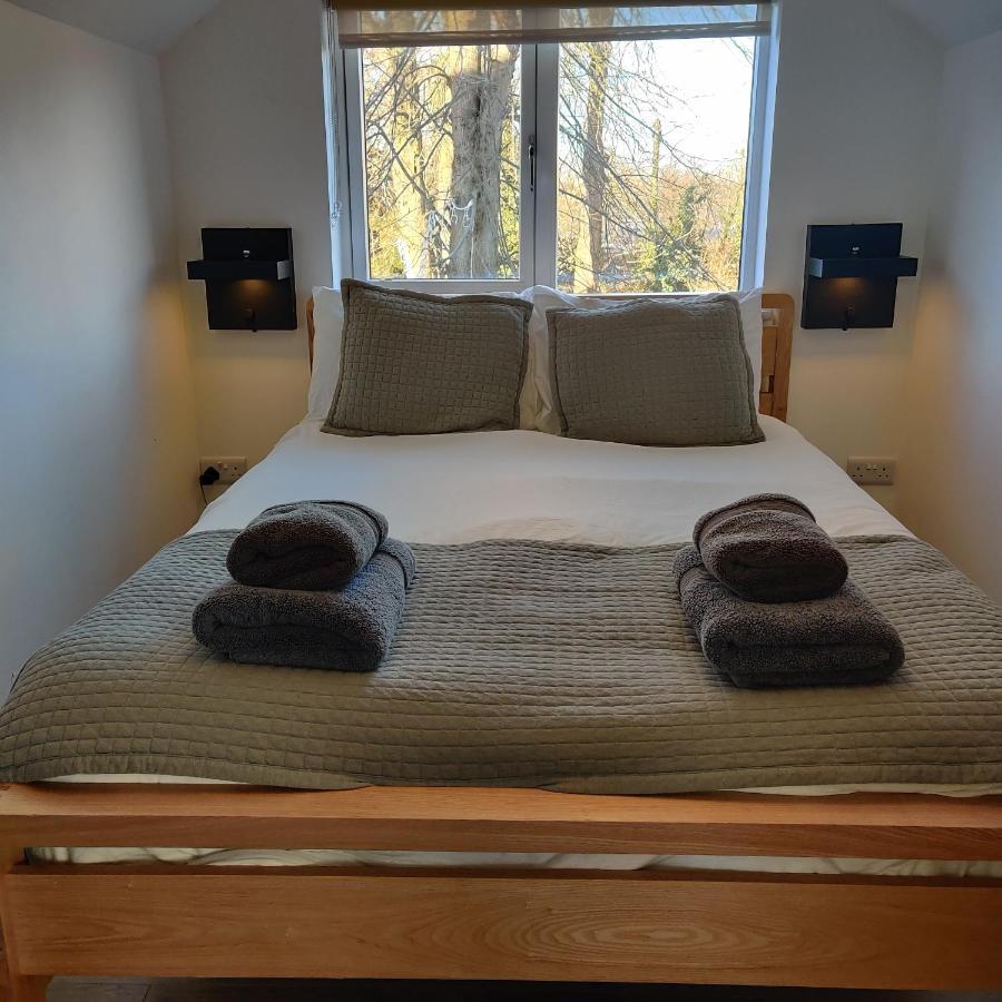 Delightful & Picturesque Modern Detached Apartment, Next To Chester Zoo, Near Park And Ride To City Centre Extérieur photo