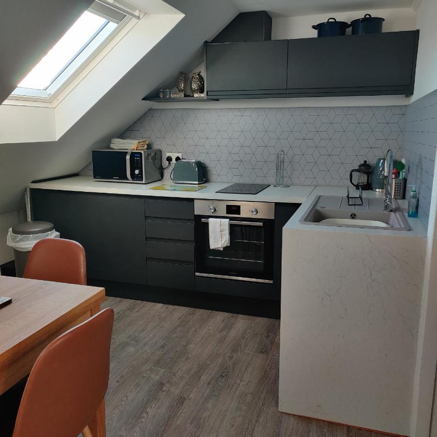 Delightful & Picturesque Modern Detached Apartment, Next To Chester Zoo, Near Park And Ride To City Centre Extérieur photo